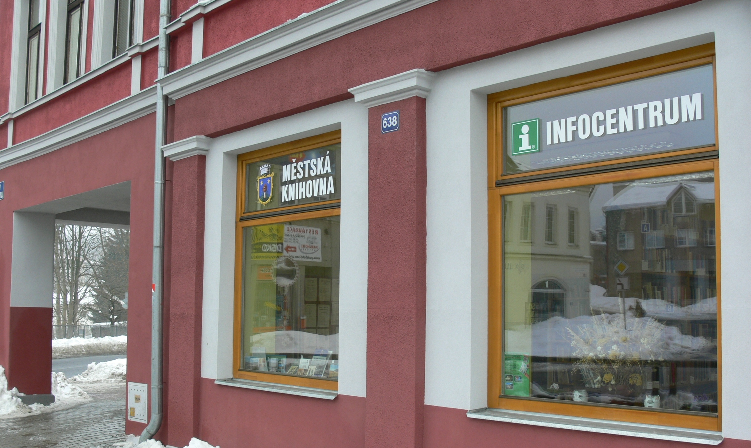 OBRÁZEK : knihovna_z_venci.jpg